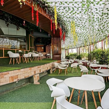 Oyo Salt House Hotel Mumbai Ngoại thất bức ảnh
