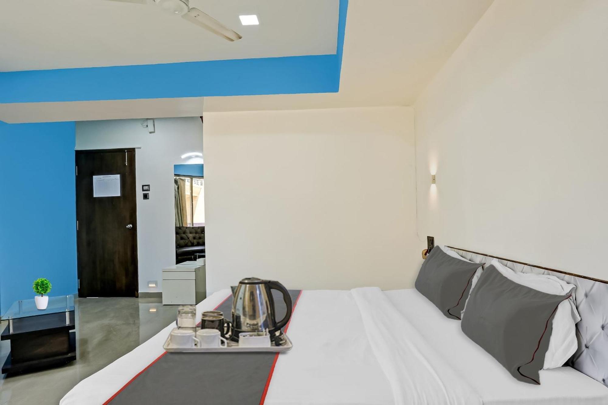 Oyo Salt House Hotel Mumbai Ngoại thất bức ảnh