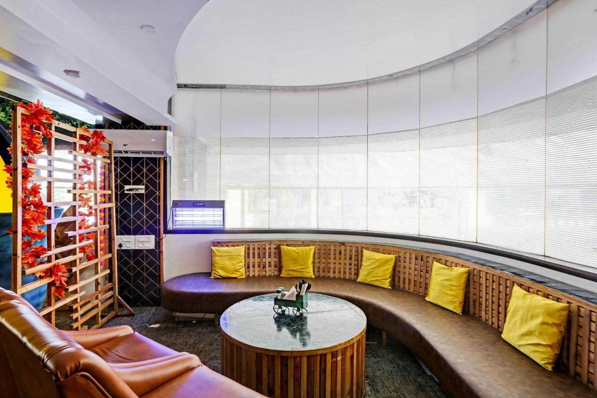 Oyo Salt House Hotel Mumbai Ngoại thất bức ảnh