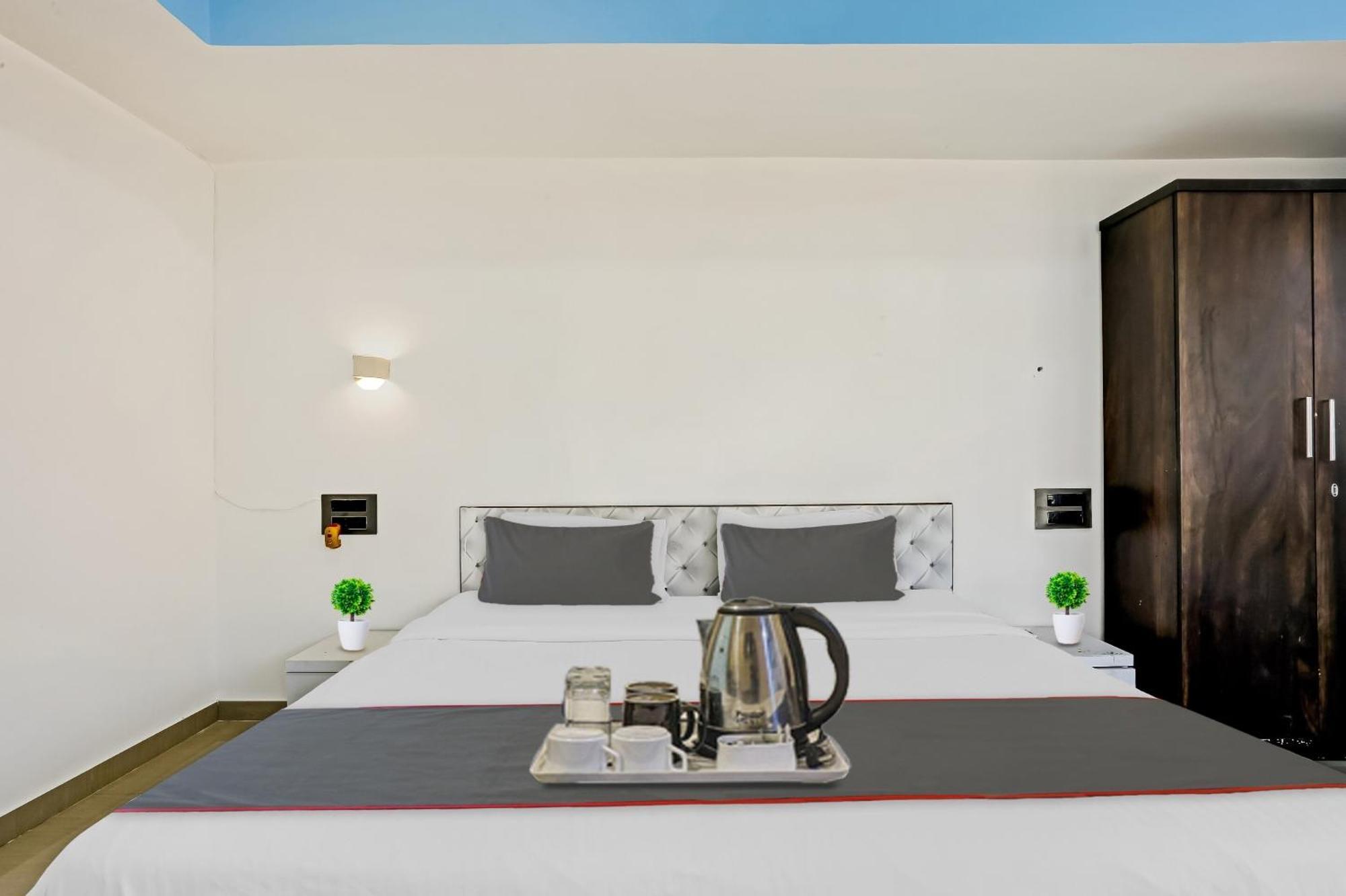 Oyo Salt House Hotel Mumbai Ngoại thất bức ảnh